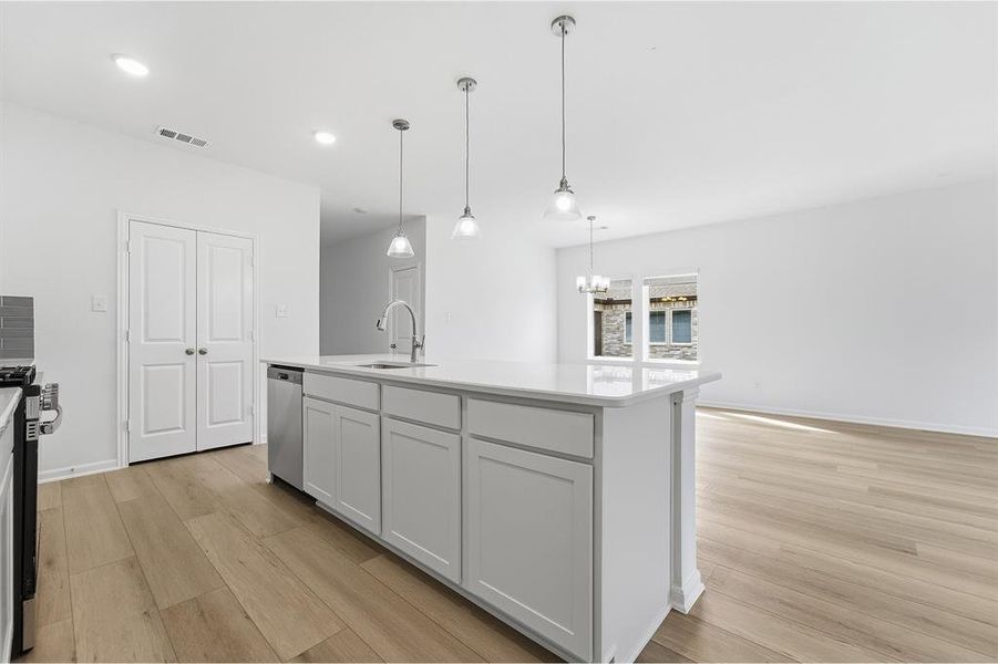 Furnished interior view inside a new home in Saddlebrook Estates, Waxahachie (Image 6).