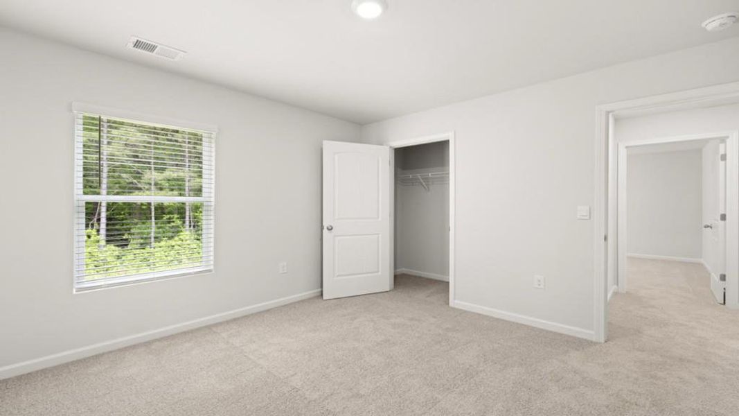 Spacious, unfurnished interior of a new home in Oakleigh Glen, Dallas (Image 26).