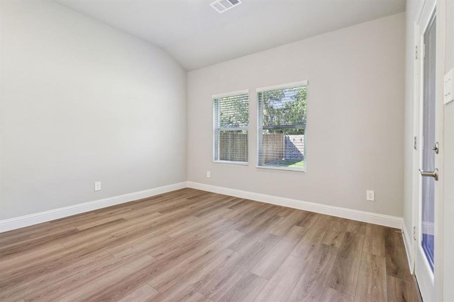 Spacious, unfurnished interior of a new home in Windmore, Princeton (Image 29). Spacious, unfurnished interior of a new home in Windmore, Princeton (Image 29).