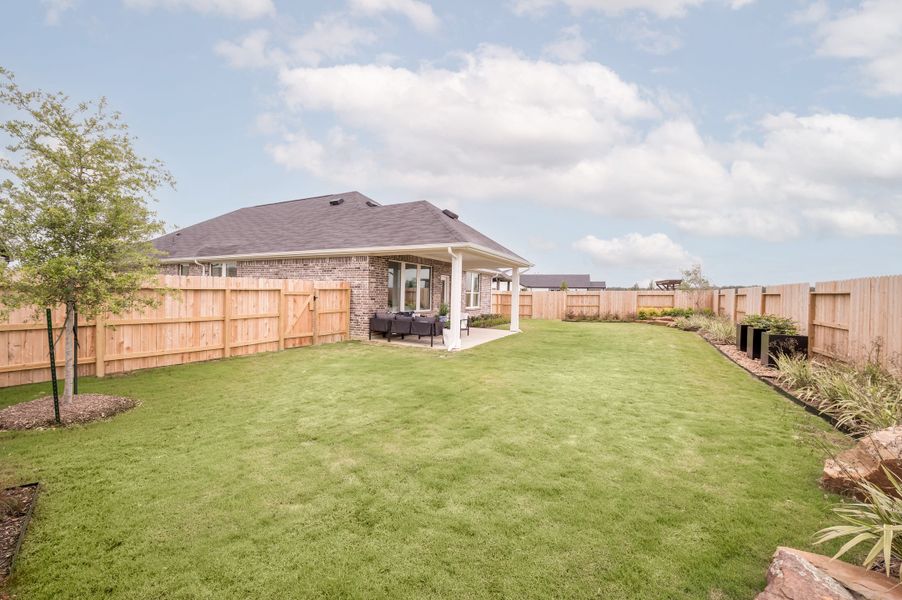 Representative exterior details of a home built from the Caddo by Tri Pointe Homes in Mason Woods, Cypress (Image 24).