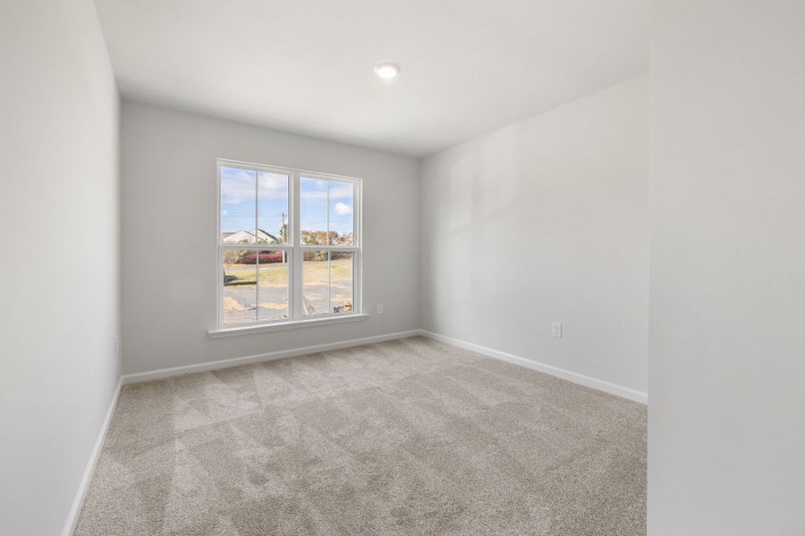 Spacious, unfurnished interior of a new home in Flemingfield, Greensboro (Image 13).