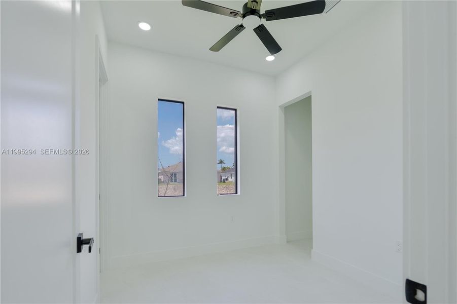 Spacious, unfurnished interior of a new home in , Cape Coral (Image 22).