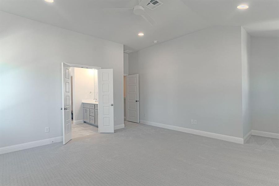 Spacious, unfurnished interior of a new home in , Fort Worth (Image 22).