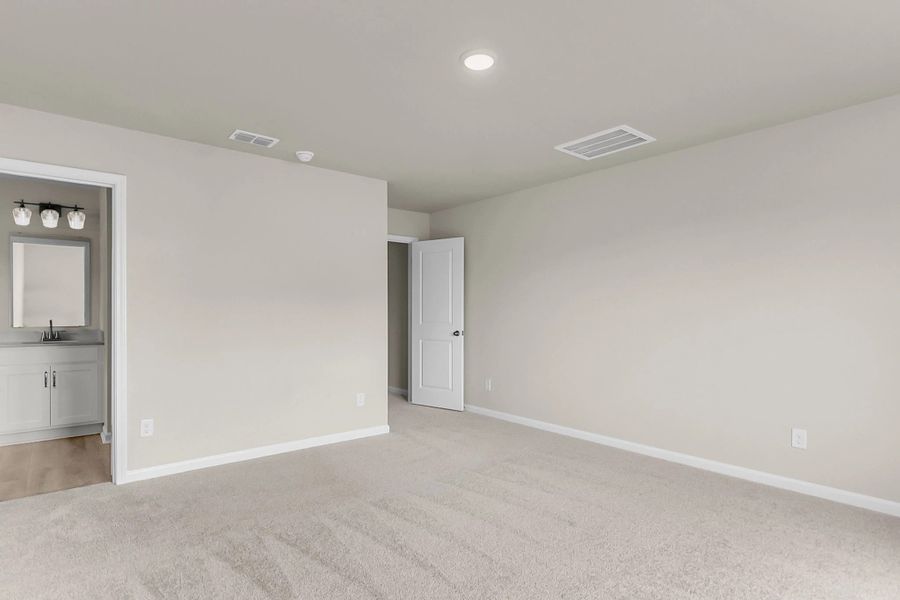 Similar Monroe floorplan with Timeless Collection. Features and finishes vary.