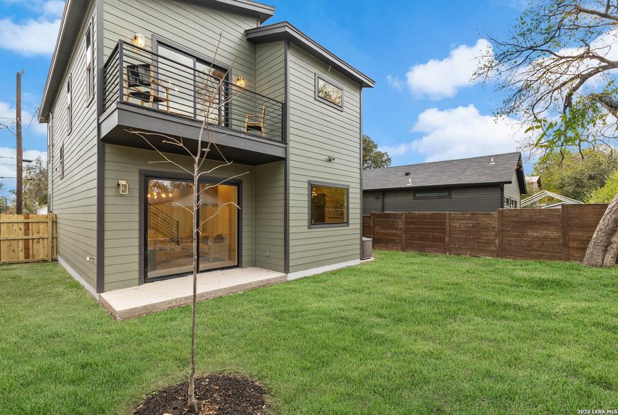Exterior details and patio area of a home in , San Antonio (Image 19).