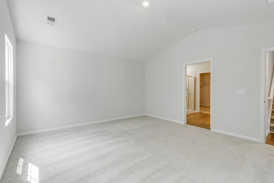 Spacious, unfurnished interior of a new home in Ellington, Elgin (Image 26).