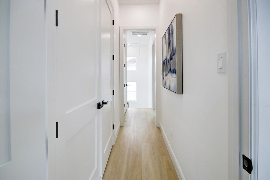 Spacious, unfurnished interior of a new home in , Houston (Image 17).