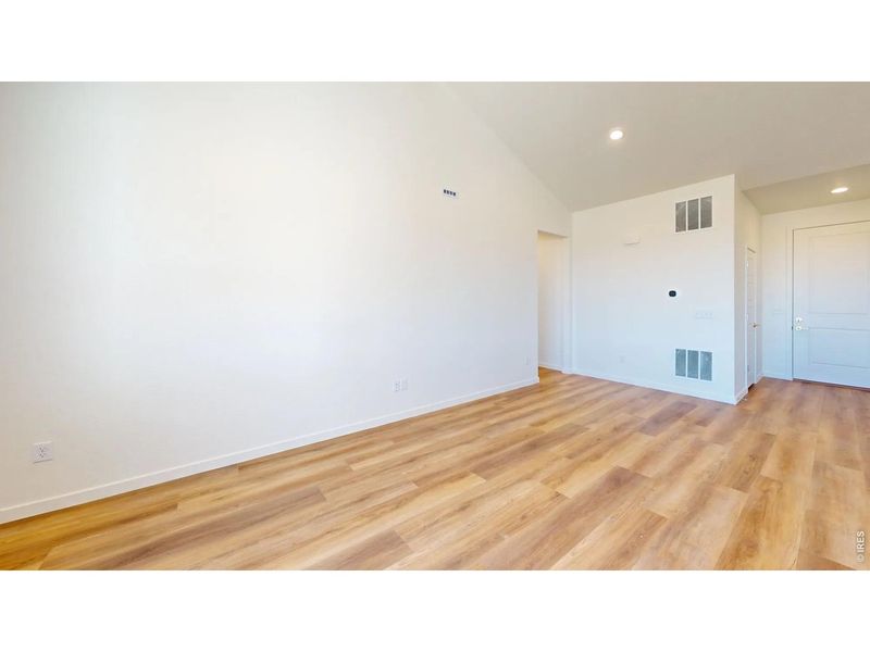Spacious, unfurnished interior of a new home in Hudson Hills, Hudson (Image 16).