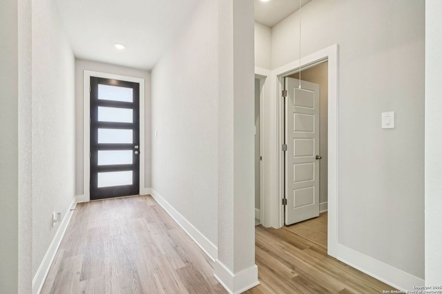 Spacious, unfurnished interior of a new home in Remington Ranch, San Antonio (Image 32). Spacious, unfurnished interior of a new home in Remington Ranch, San Antonio (Image 32).