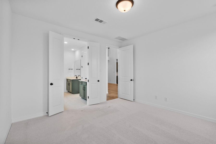 Spacious, unfurnished interior of a new home in Austin Point, Richmond (Image 26).