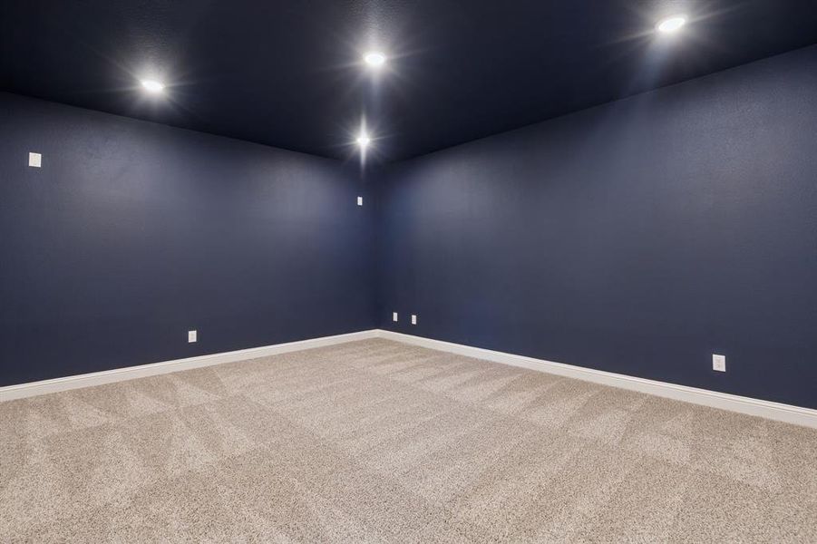 Spacious, unfurnished interior of a new home in Venetian, Weston (Image 16).