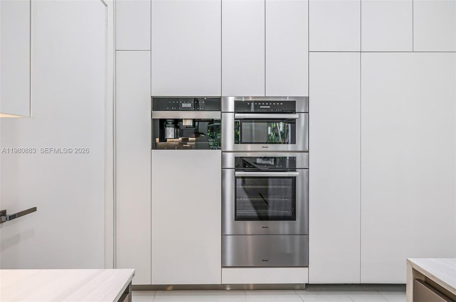 Close-up of interior finishes inside a home in , Biscayne Park (Image 19).