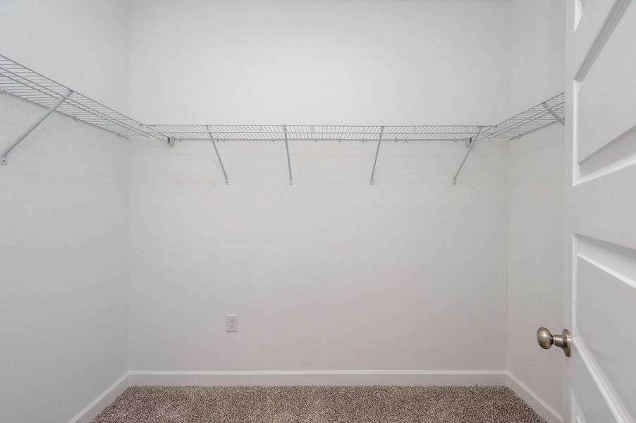 Spacious, unfurnished interior of a new home in Blossom Grove, Crestview (Image 25).