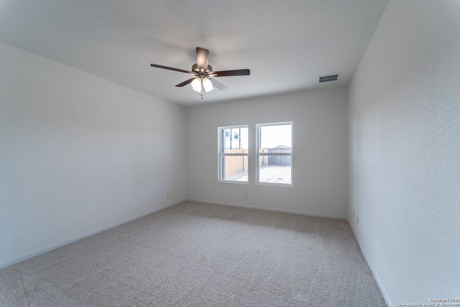 Spacious, unfurnished interior of a new home in Katzer Ranch, Converse (Image 19).
