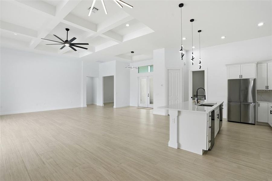 Spacious, unfurnished interior of a new home in , Cape Coral (Image 22).