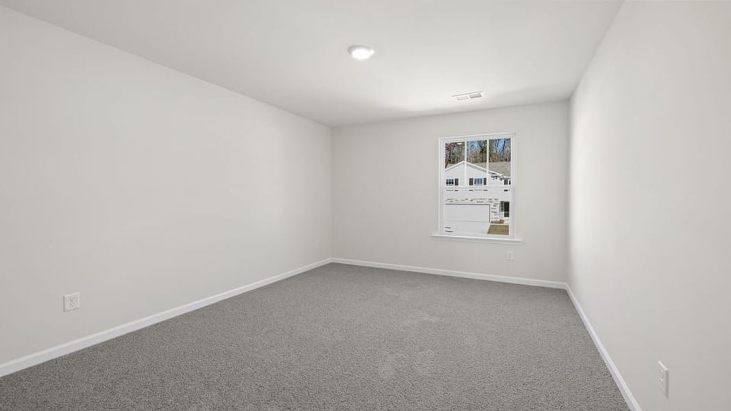 Spacious, unfurnished interior of a new home in Cloverdale Hills, Piedmont (Image 23).
