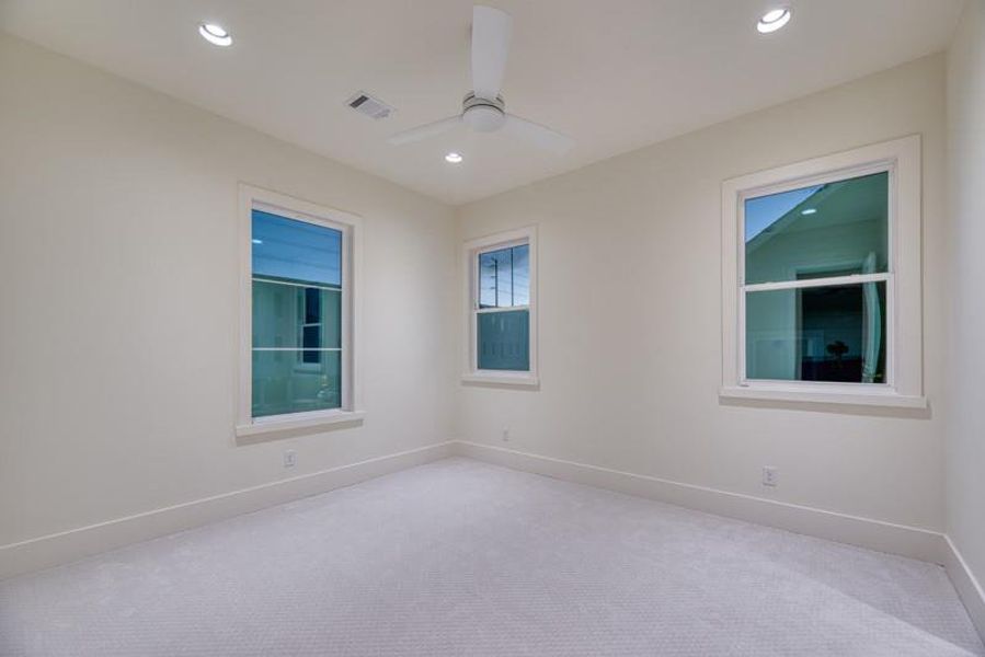 Spacious, unfurnished interior of a new home in , Houston (Image 22).