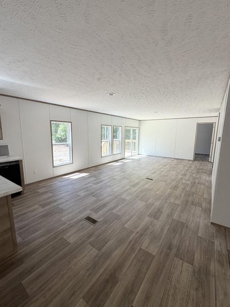 Spacious, unfurnished interior of a new home in , Round O (Image 12).