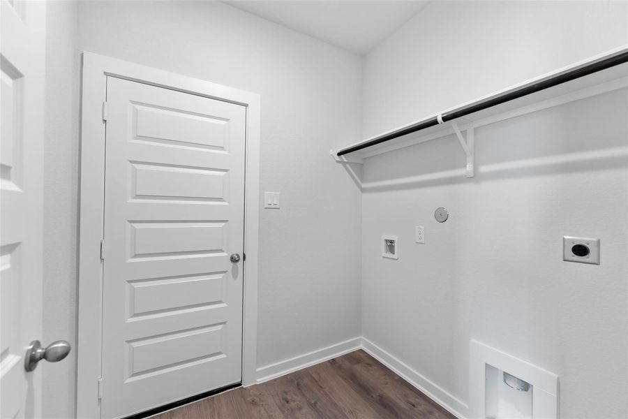 Spacious, unfurnished interior of a new home in Southfork Ranch, Sealy (Image 23).