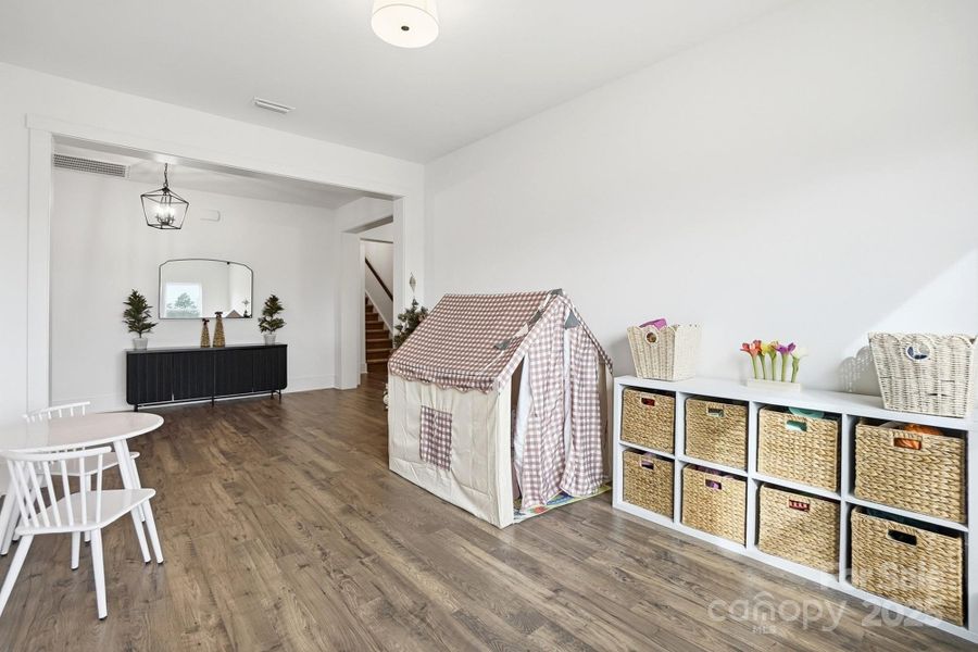 Master/Primary BR on Main with Sitting Area