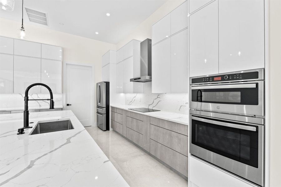 13-web-or-mls-A7405065