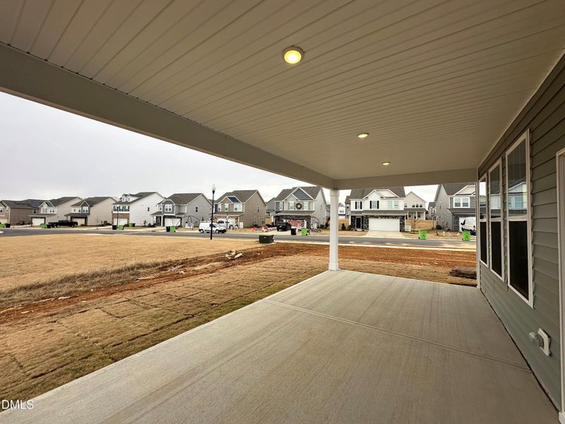 649 Hipwood Covered_Patio