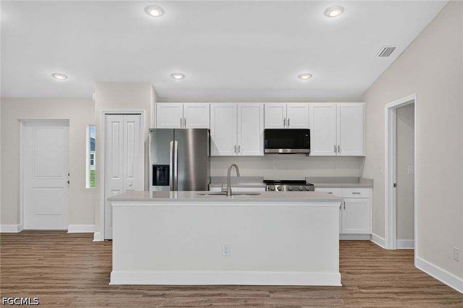 Furnished interior view inside a new home in Cape Coral, Cape Coral (Image 7).