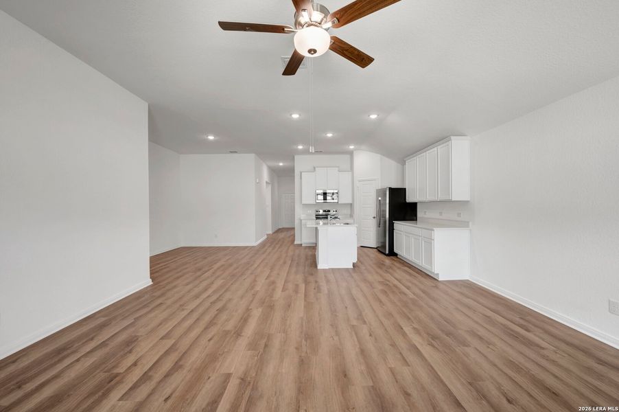 Spacious, unfurnished interior of a new home in Greenspoint Heights, Seguin (Image 44).