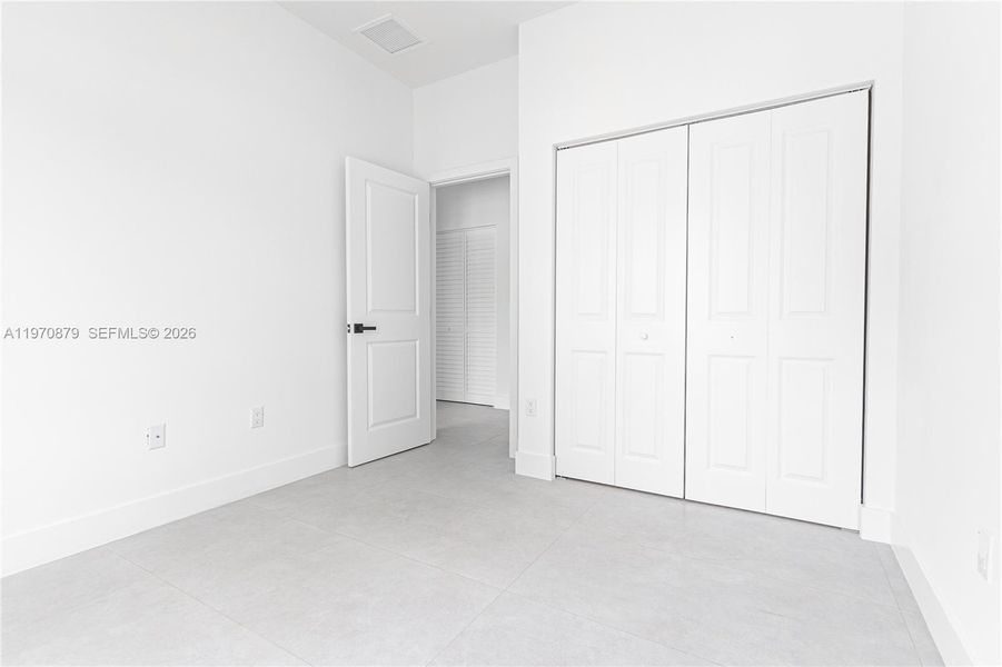 Spacious, unfurnished interior of a new home in , Miami (Image 15).