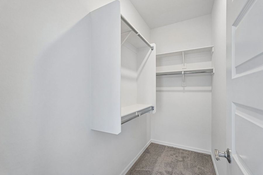 Spacious, unfurnished interior of a new home in Hawes Crossing, Mesa (Image 37).
