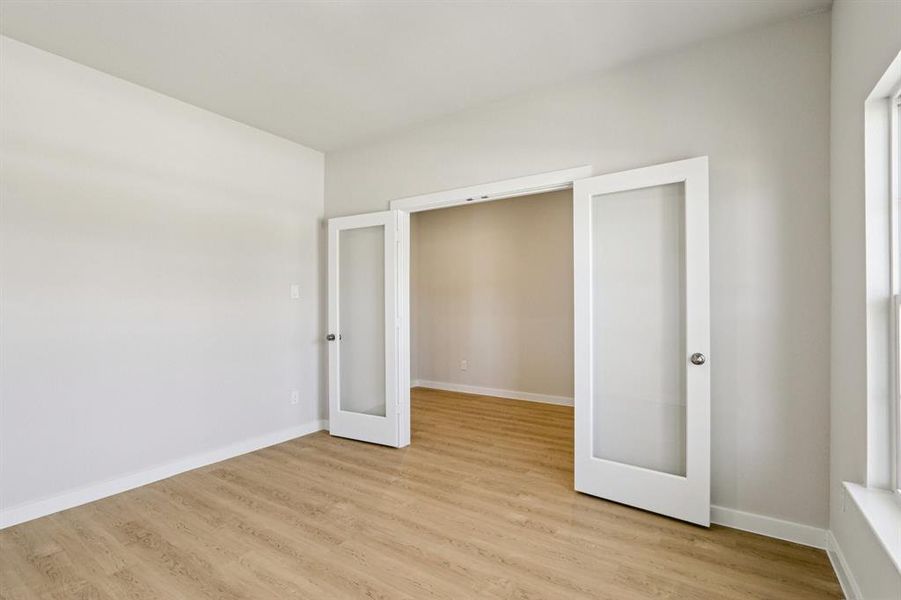 Spacious, unfurnished interior of a new home in Hickory Hill, Sherman (Image 28).
