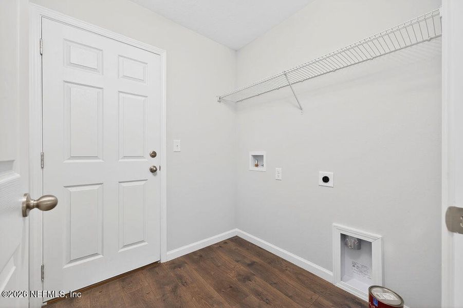 Spacious, unfurnished interior of a new home in , Jacksonville (Image 20).
