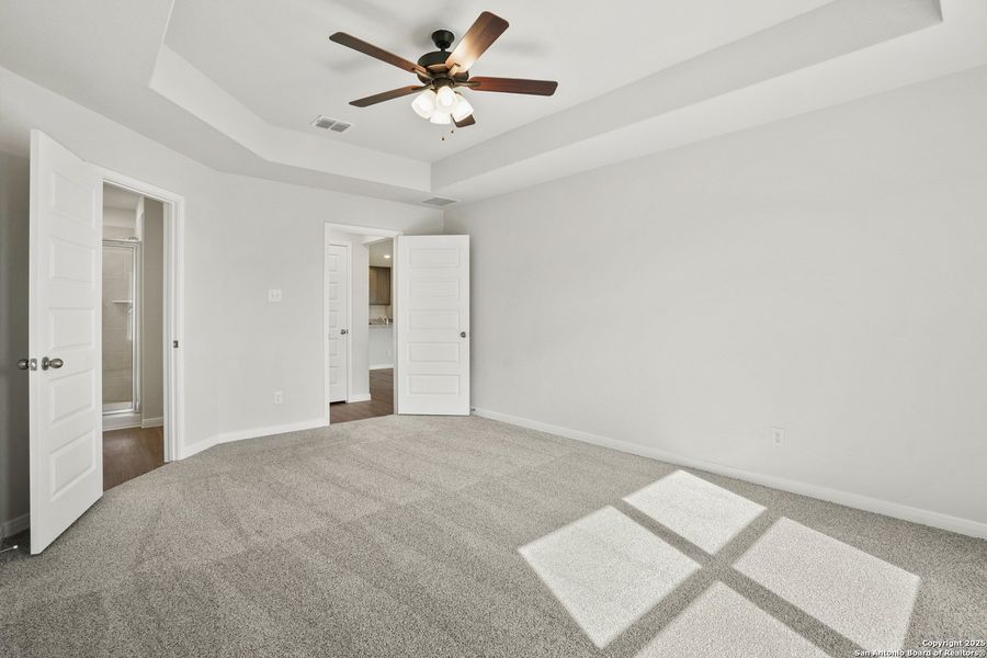 Spacious, unfurnished interior of a new home in Swenson Heights, Seguin (Image 25).