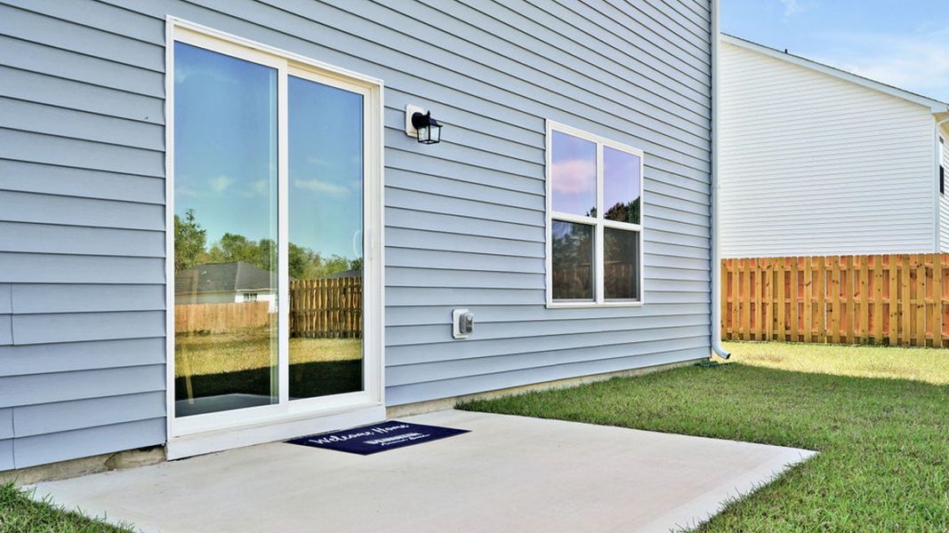 Representative exterior details of a home built from the GALEN by D.R. Horton in Saltgrass Landing, Winnabow (Image 3).