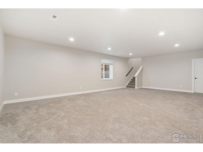 Spacious, unfurnished interior of a new home in , Timnath (Image 35).