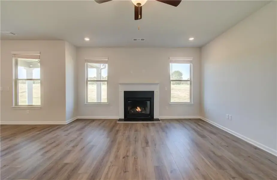 Spacious, unfurnished interior of a new home in Grandview at Millers Mill, Stockbridge (Image 22).