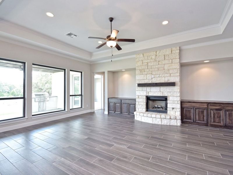 Representative unfurnished interior of a home built from the San Simeon I by Giddens Homes in Clearwater Ranch, Liberty Hill (Image 388).