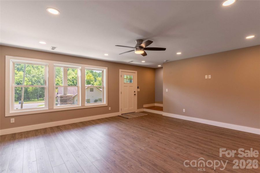 Spacious, unfurnished interior of a new home in , Asheville (Image 34).