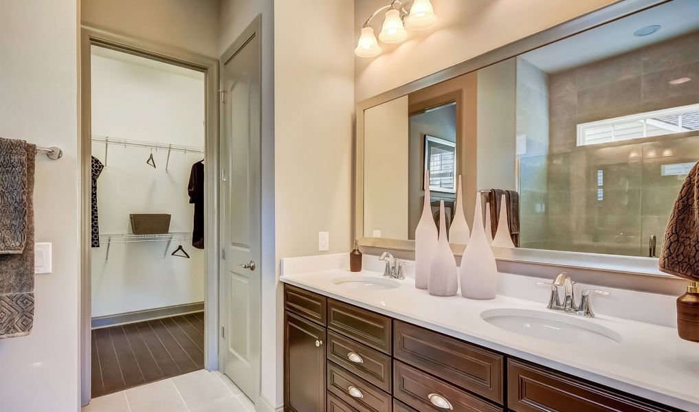 Dual sinks in owner's bath Dual sinks in owner's bath