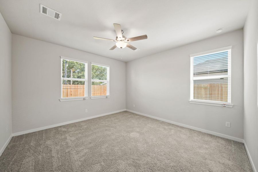 Spacious, unfurnished interior of a new home in Russell Ranch, Bay City (Image 27).