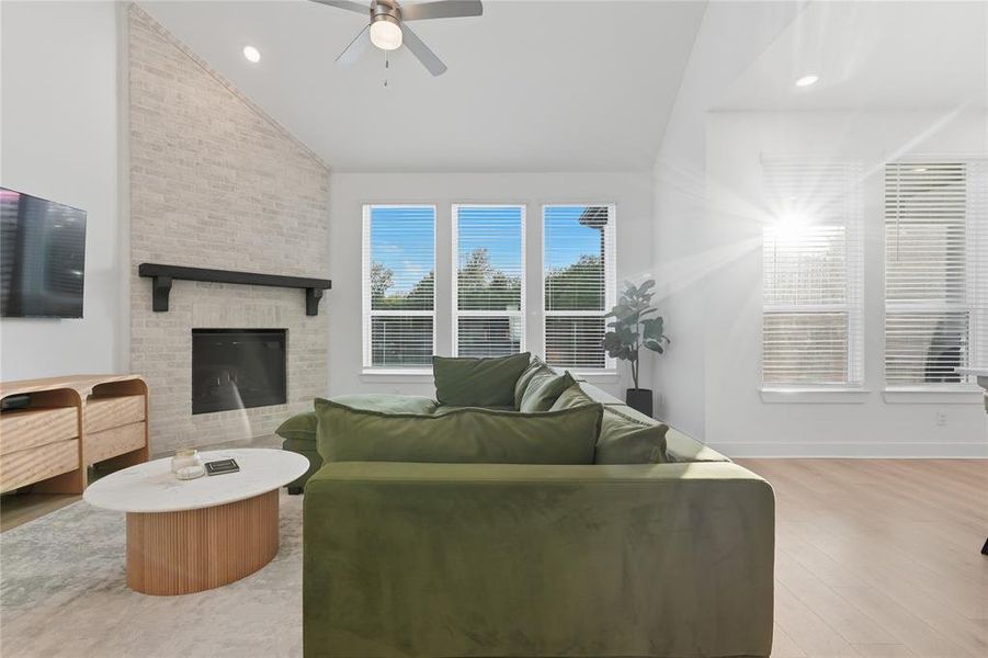 Furnished interior view inside a new home in Sonoma Verde, McLendon-Chisholm (Image 28).