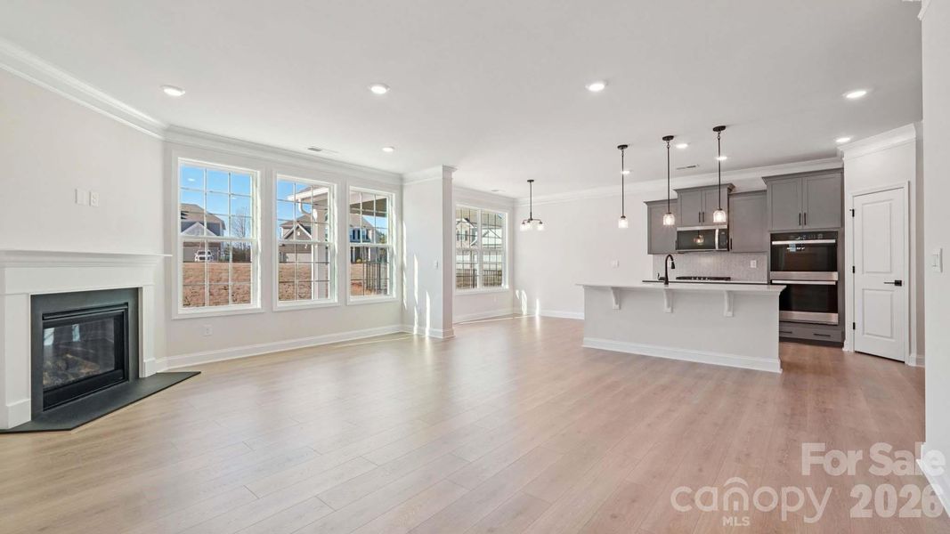Spacious, unfurnished interior of a new home in Sylvan Creek, Denver (Image 14).