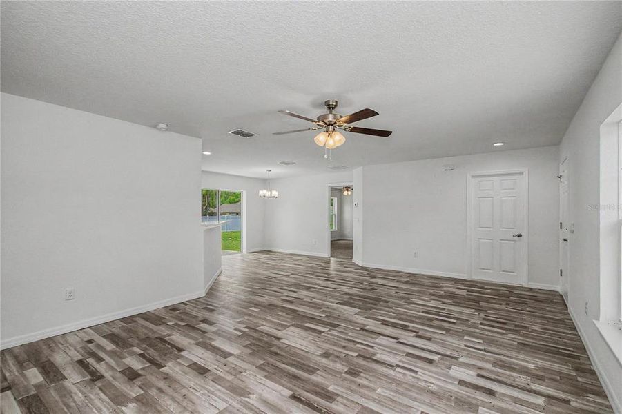 Spacious, unfurnished interior of a new home in , Ocala (Image 13).