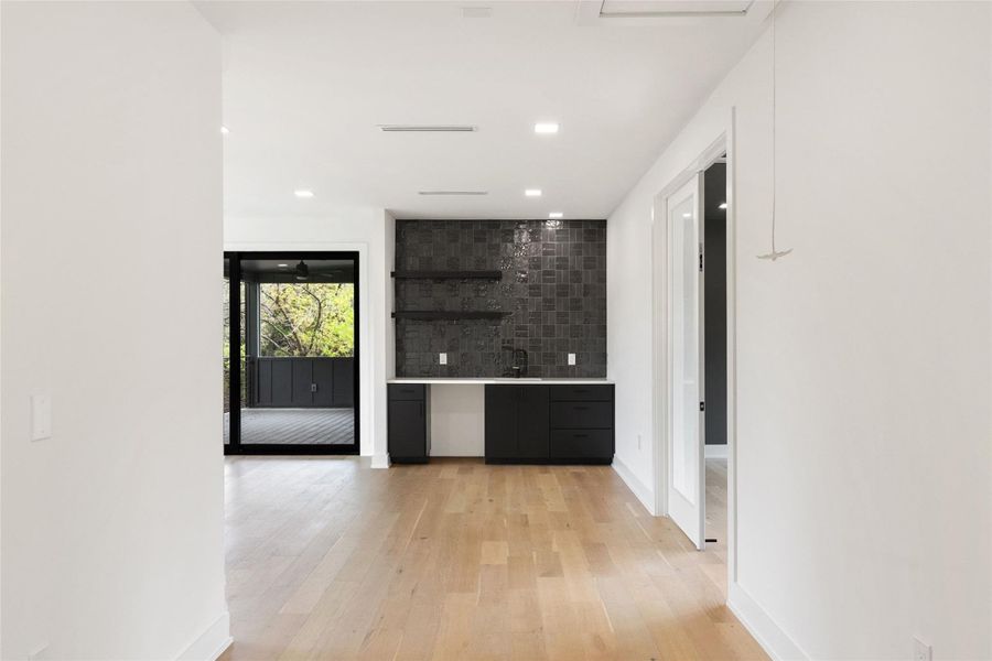 Spacious, unfurnished interior of a new home in , Austin (Image 20).