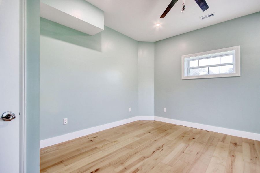 Spacious, unfurnished interior of a new home in , Georgetown (Image 41).