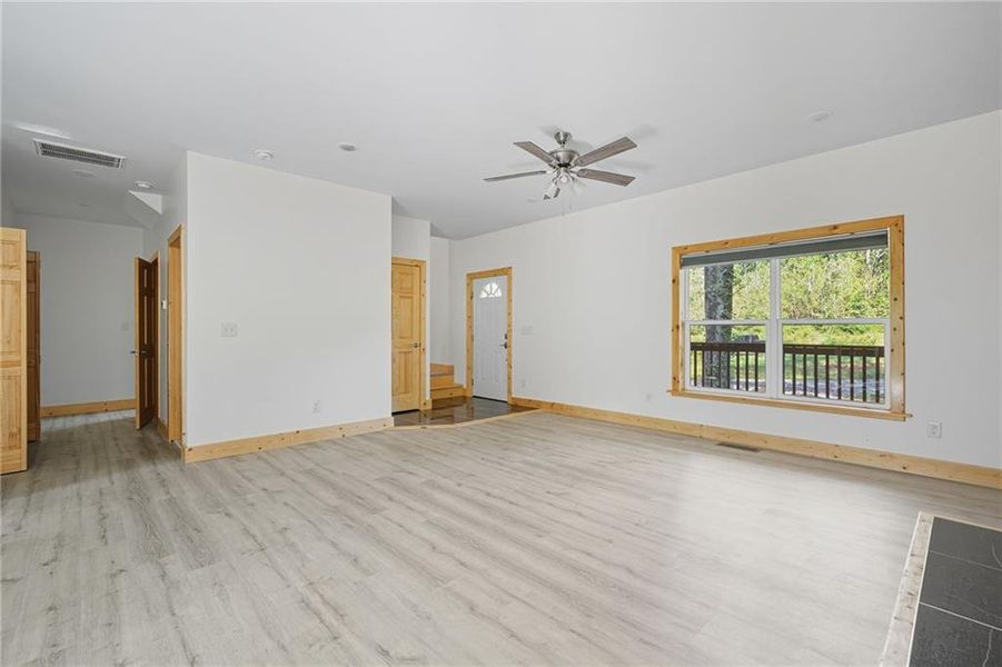 Spacious, unfurnished interior of a new home in , Talking Rock (Image 22).