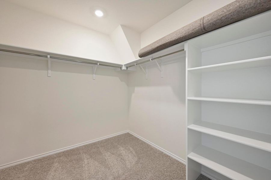 Spacious, unfurnished interior of a new home in Creekside at Estancia, Austin (Image 21). Spacious, unfurnished interior of a new home in Creekside at Estancia, Austin (Image 21).