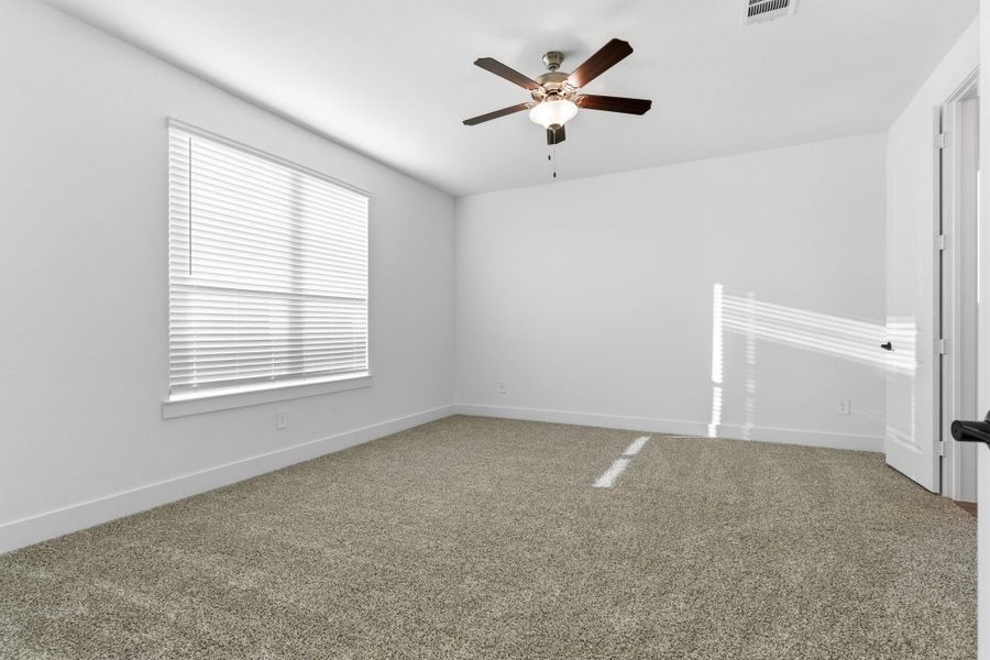 Spacious, unfurnished interior of a new home in , League City (Image 33).