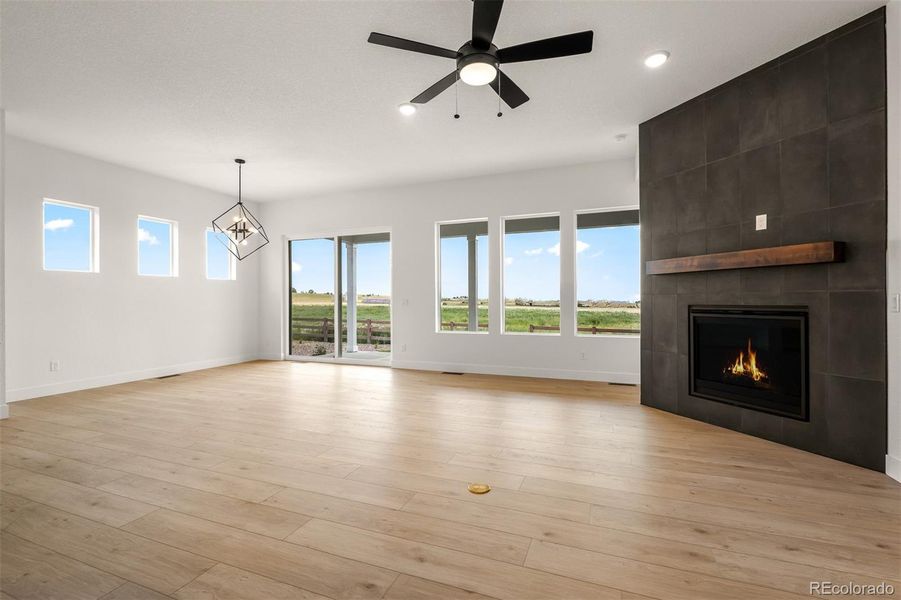 Spacious, unfurnished interior of a new home in Wolf Ranch - Enclave Collection, Colorado Springs (Image 21).