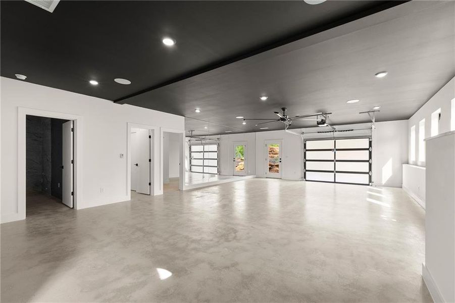 Spacious, unfurnished interior of a new home in , Roswell (Image 24).